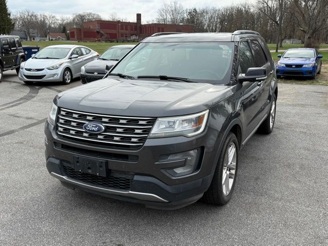 2017 Ford Explorer XLT - Main Image