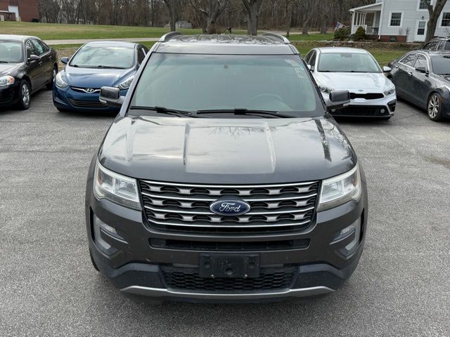 2017 Ford Explorer XLT - Image 2