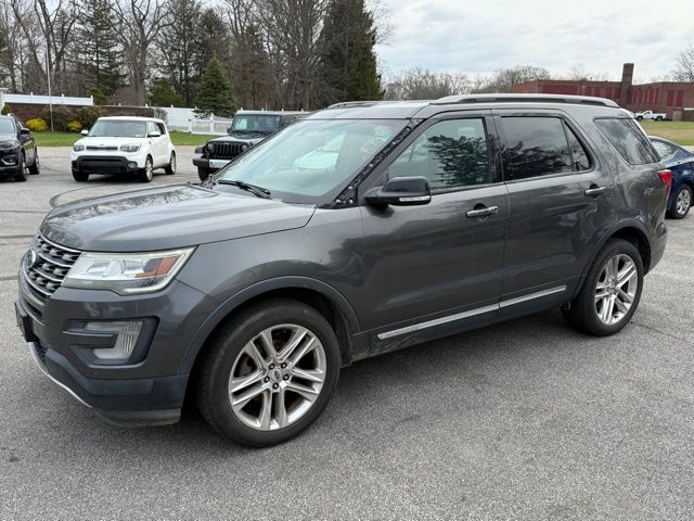 2017 Ford Explorer XLT - Image 3