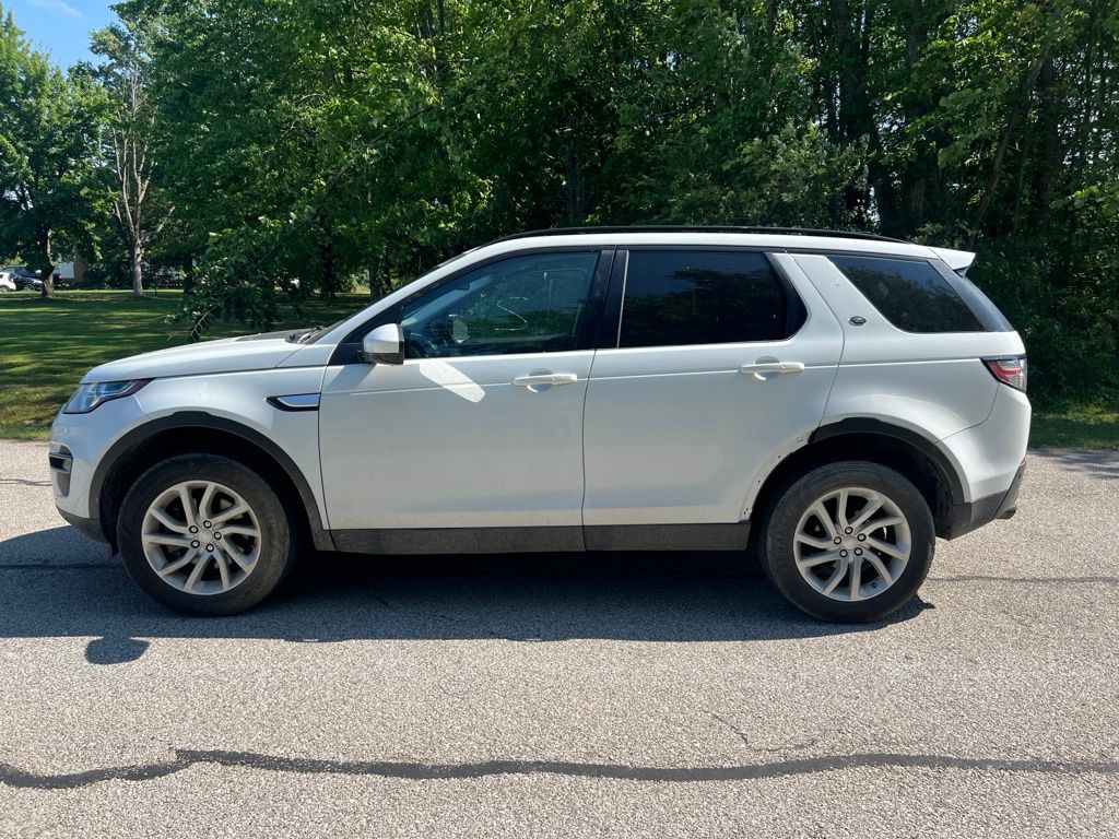 Photo 2 of 2017 Land Rover Discovery Sport HSE