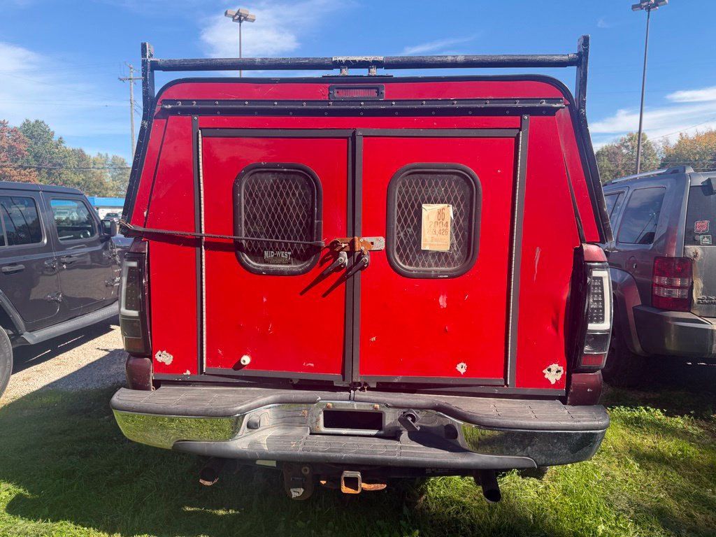 2004 GMC Sierra 2500HD SLE - Image 5