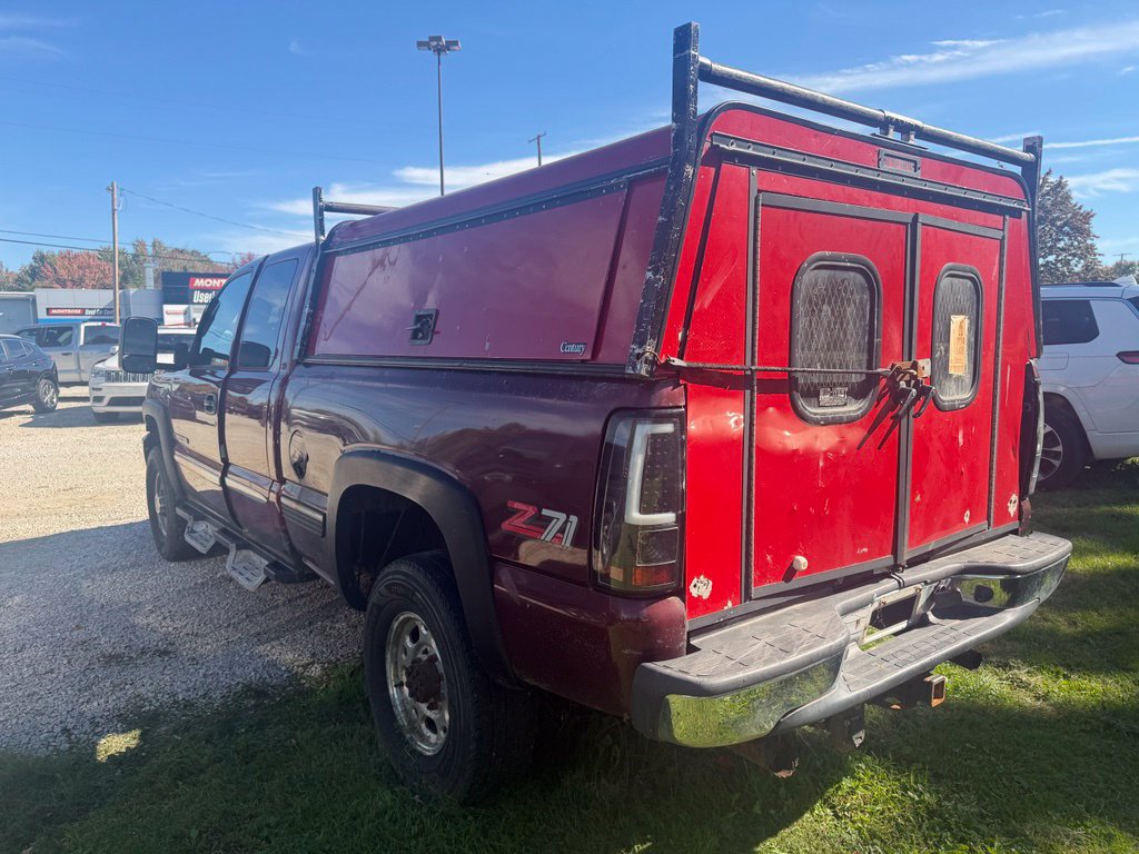2004 GMC Sierra 2500HD SLE - Image 4