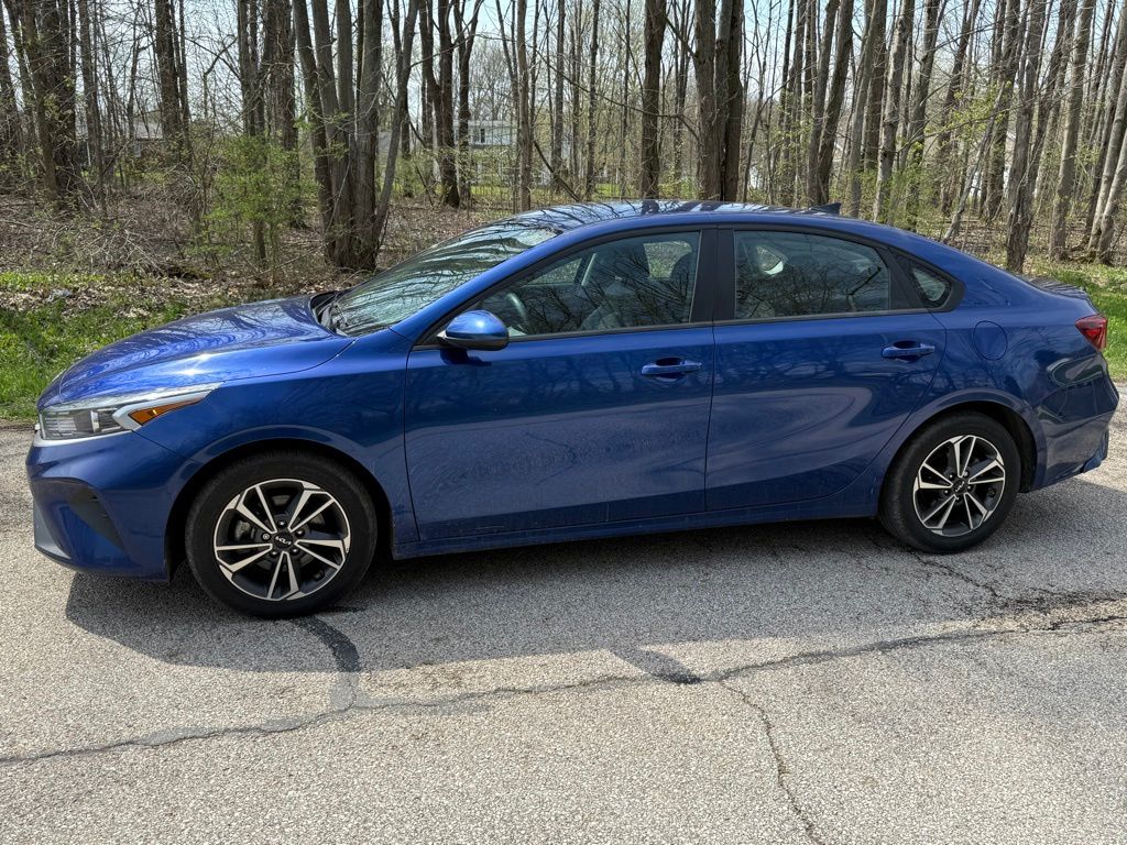 2023 Kia Forte LXS - Image 4