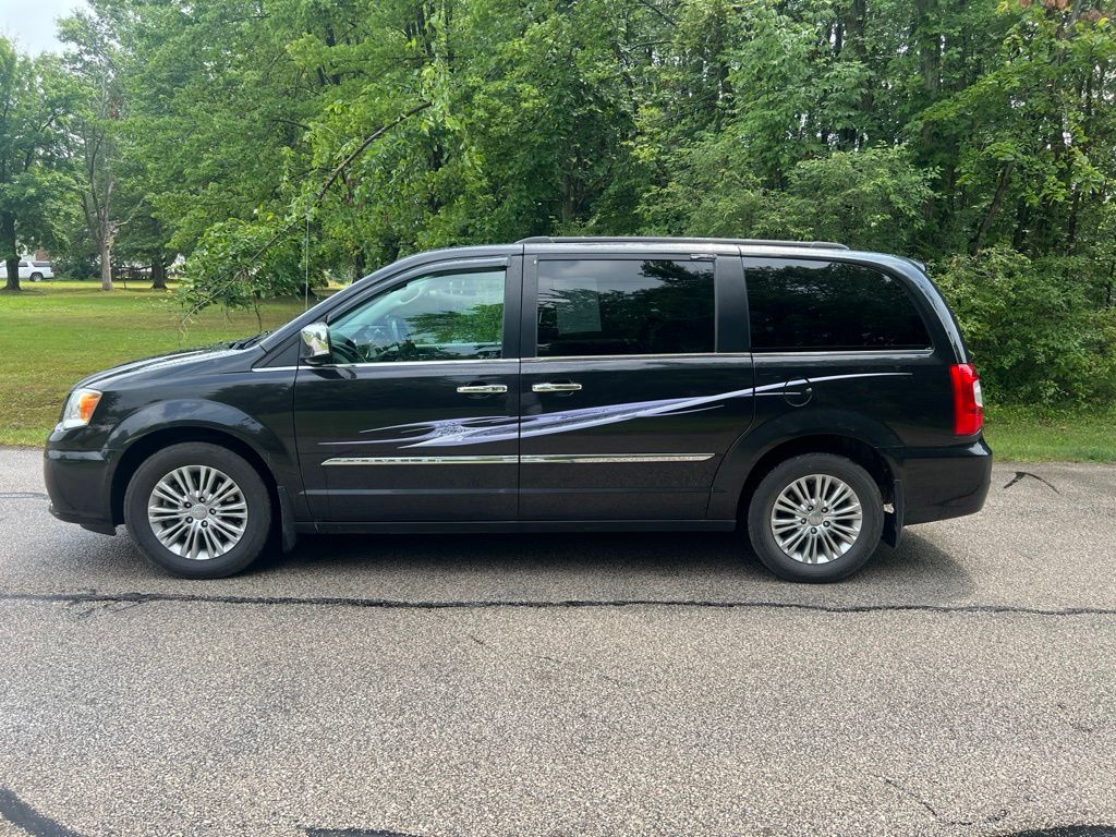 Photo 2 of 2015 Chrysler Town and Country Touring-L
