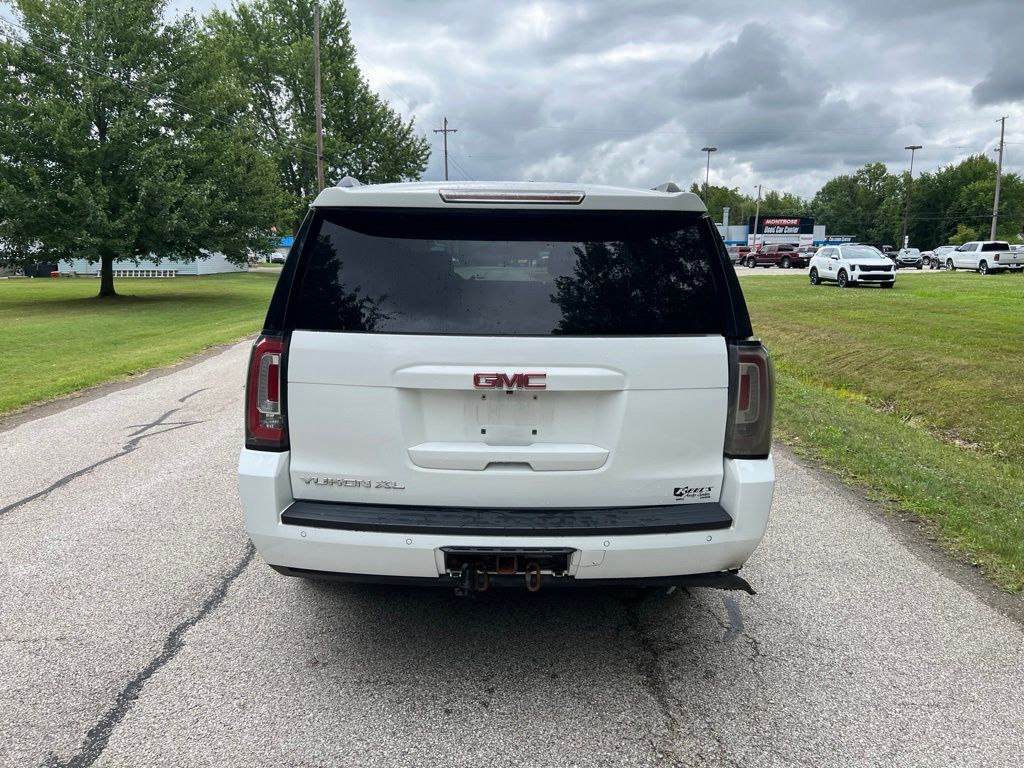 2016 GMC Yukon XL SLE - Image 4