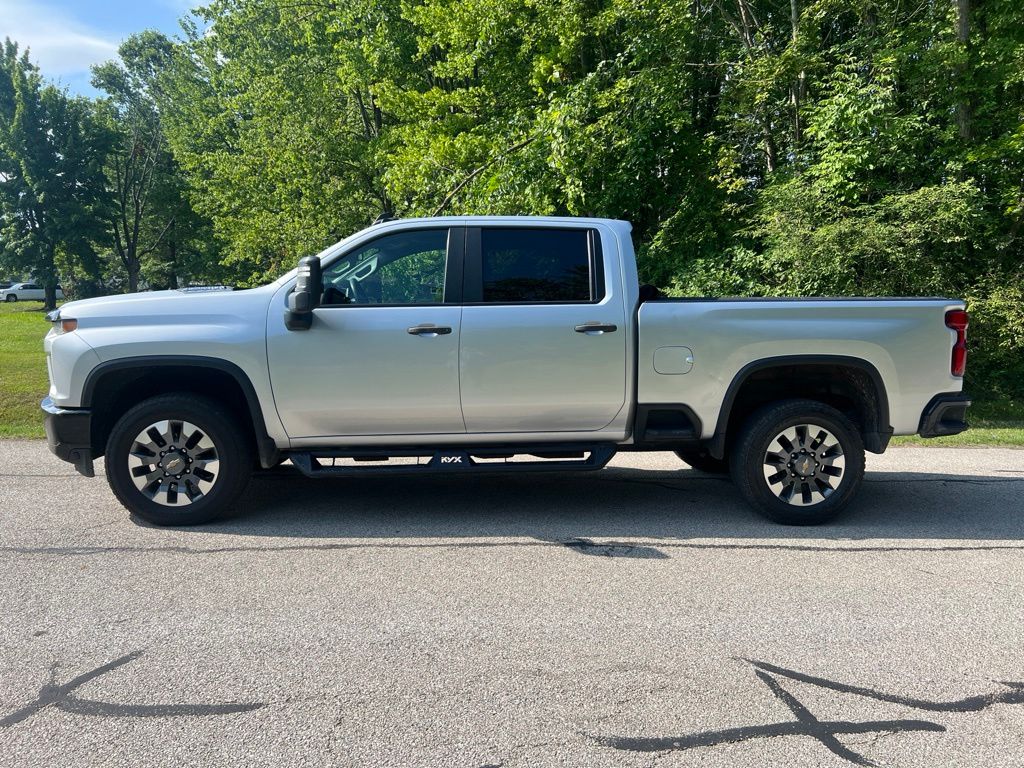 2021 Chevrolet Silverado 2500HD Custom - Image 2
