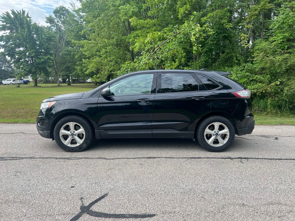 2017 Ford Edge SE - Image 2