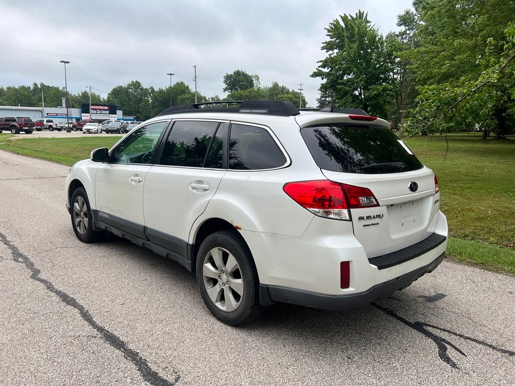 Photo 3 of 2011 Subaru Outback 2.5i Limited