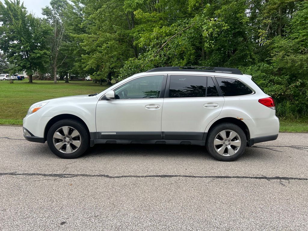 Photo 2 of 2011 Subaru Outback 2.5i Limited