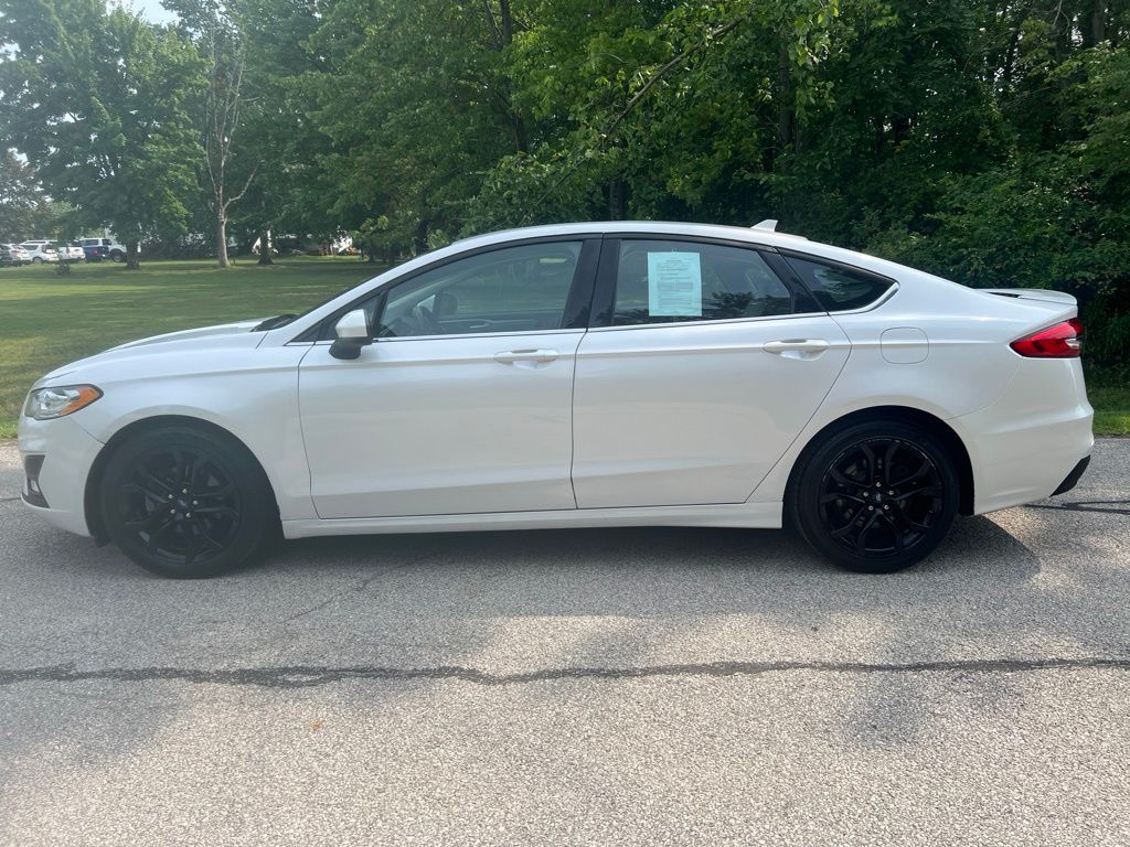 Photo 2 of 2020 Ford Fusion SE