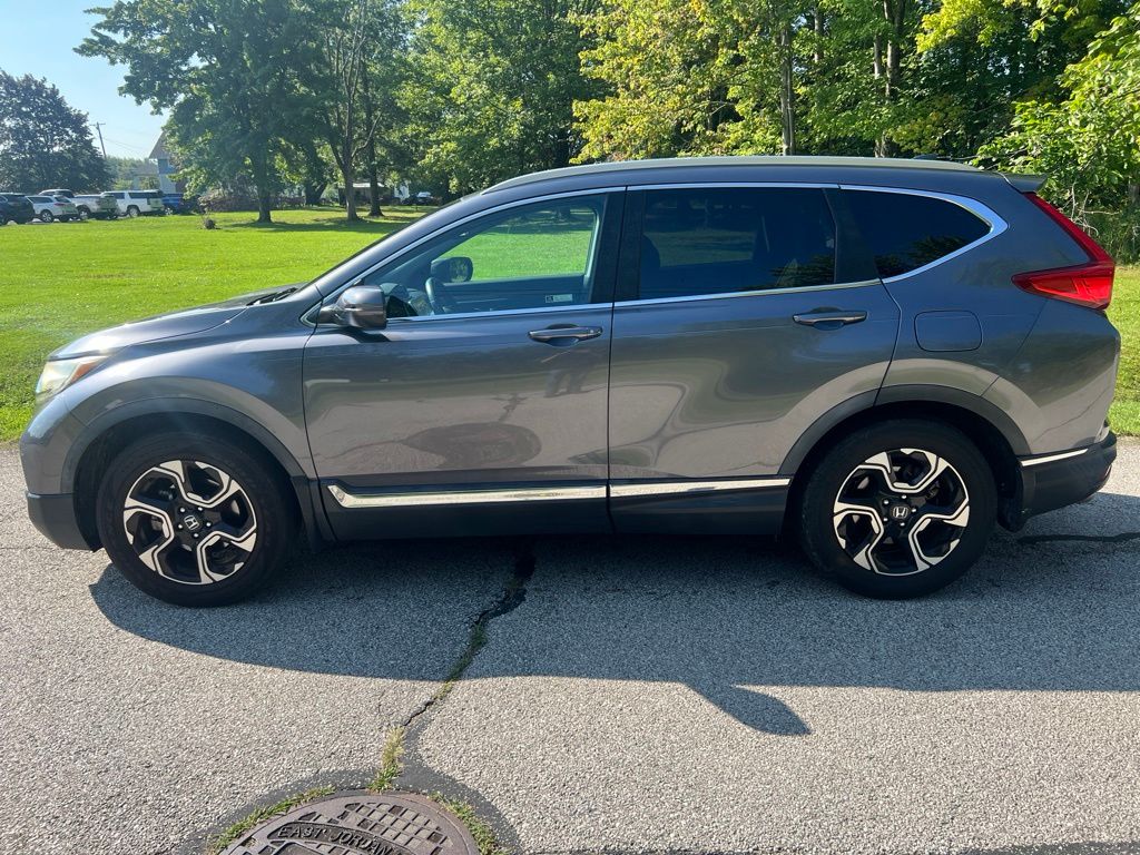 2018 Honda CR-V Touring - Image 2