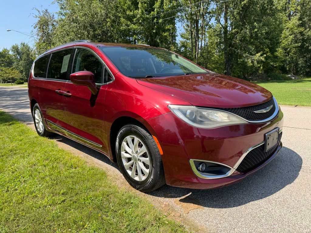 Photo 3 of 2017 Chrysler Pacifica Touring-L