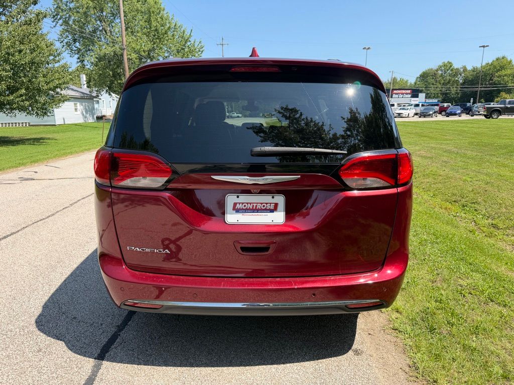 Photo 5 of 2017 Chrysler Pacifica Touring-L