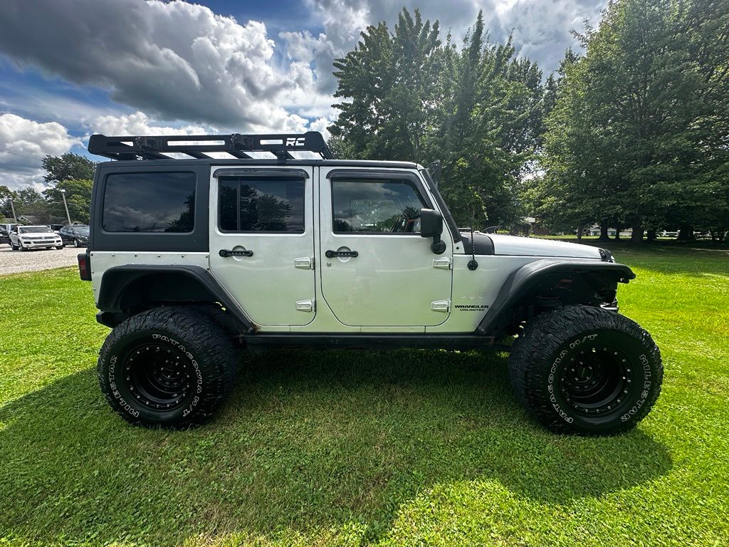 Photo 4 of 2011 Jeep Wrangler Unlimited Sahara
