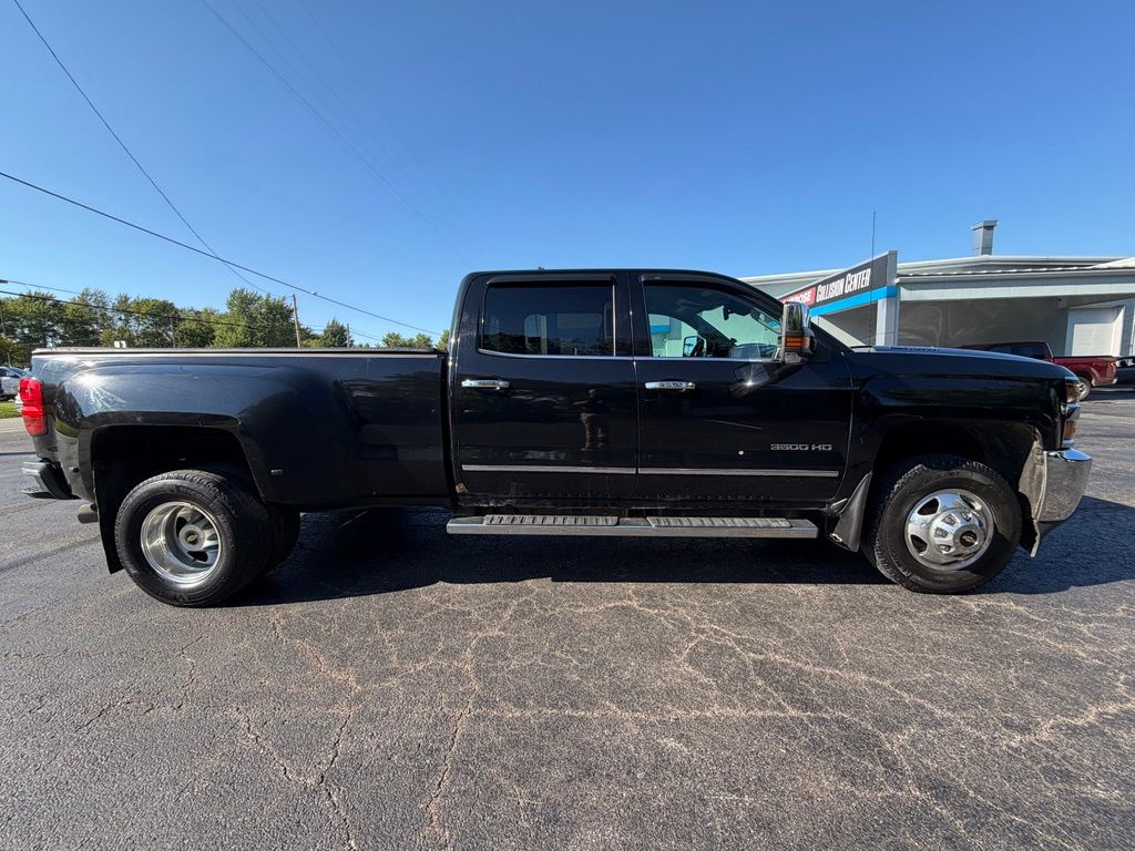 Photo 4 of 2015 Chevrolet Silverado 3500HD LTZ