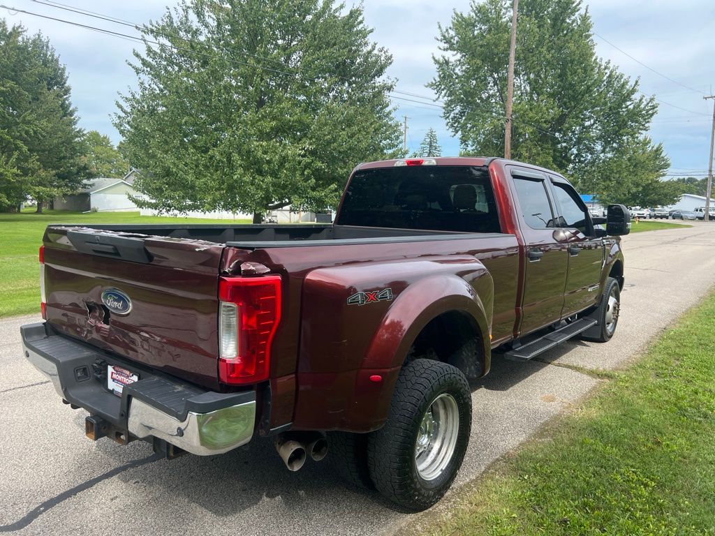 2017 Ford F-350 Super Duty XLT - Image 5