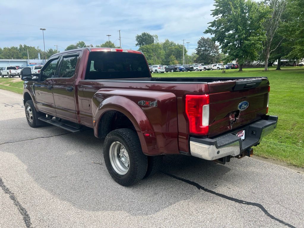 2017 Ford F-350 Super Duty XLT - Image 3