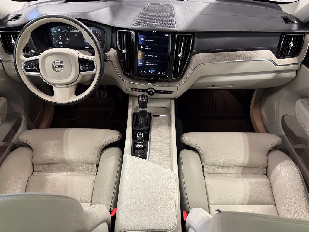 2020 Volvo XC60 T5 Inscription - Image 2