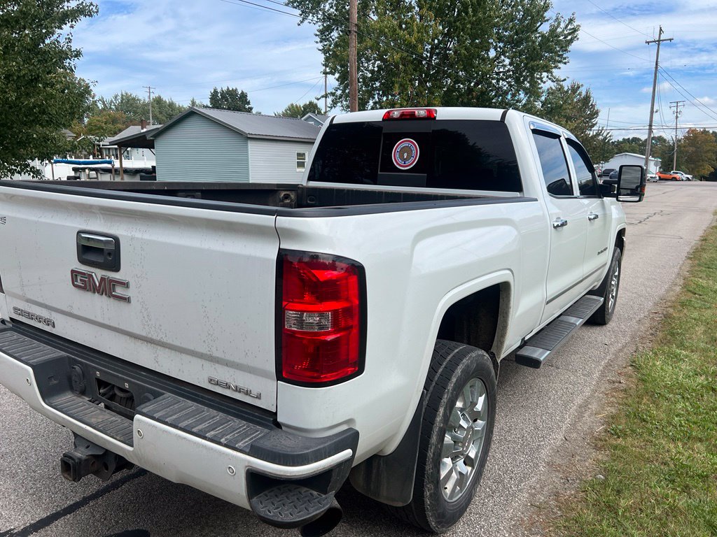 2016 GMC Sierra 2500HD Denali - Image 5