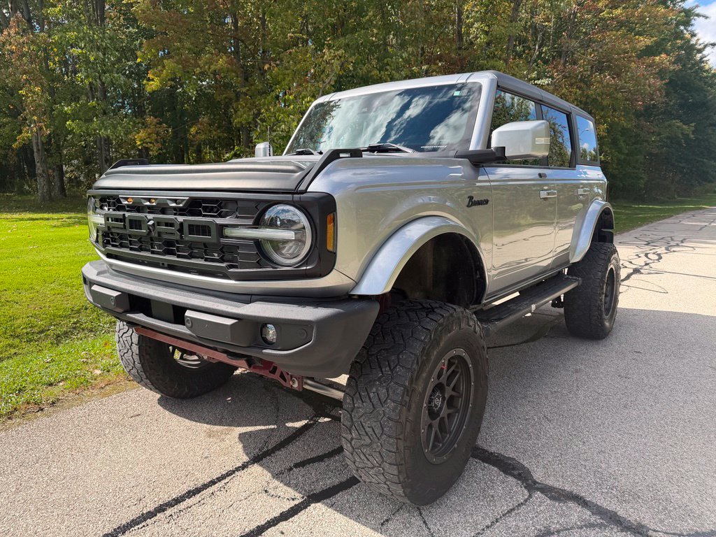 2021 Ford Bronco Outer Banks - Main Image