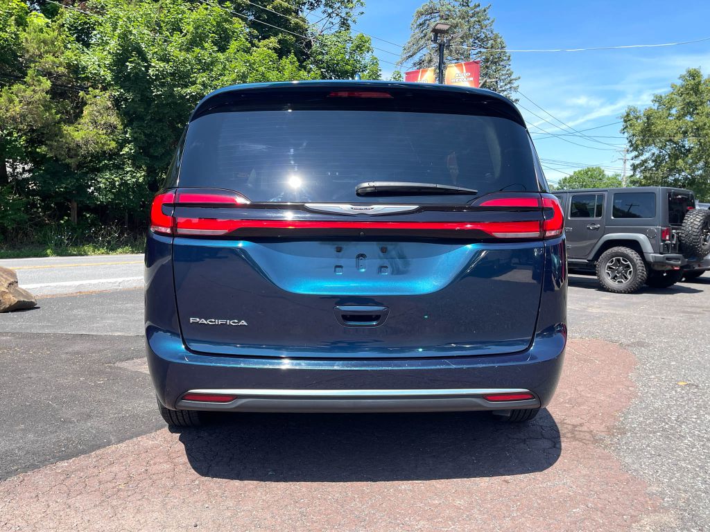 2022 Chrysler Pacifica Touring L - Image 4