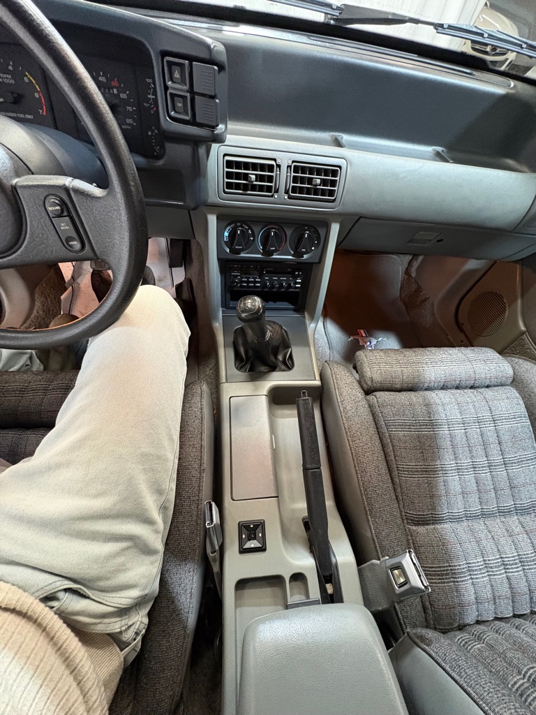 1987 Ford Mustang - Photo 30