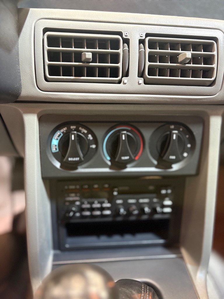 1987 Ford Mustang - Photo 32
