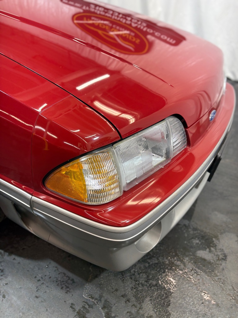 1987 Ford Mustang - Photo 8