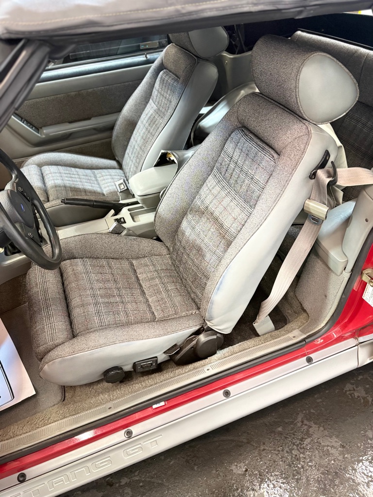 1987 Ford Mustang - Photo 25