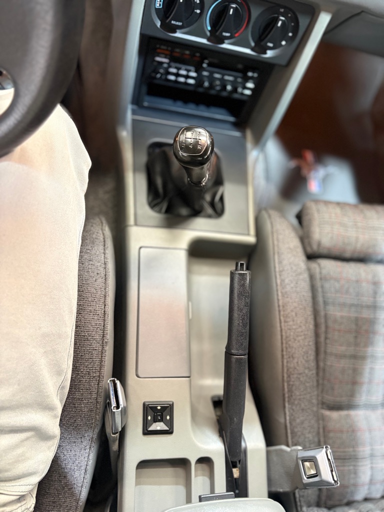 1987 Ford Mustang - Photo 33