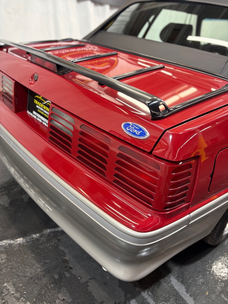1987 Ford Mustang - Photo 11