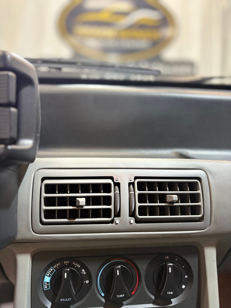 1987 Ford Mustang - Photo 31