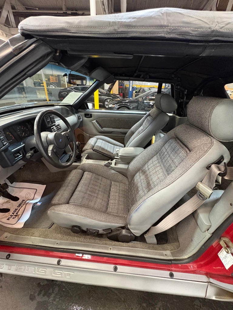 1987 Ford Mustang - Photo 35