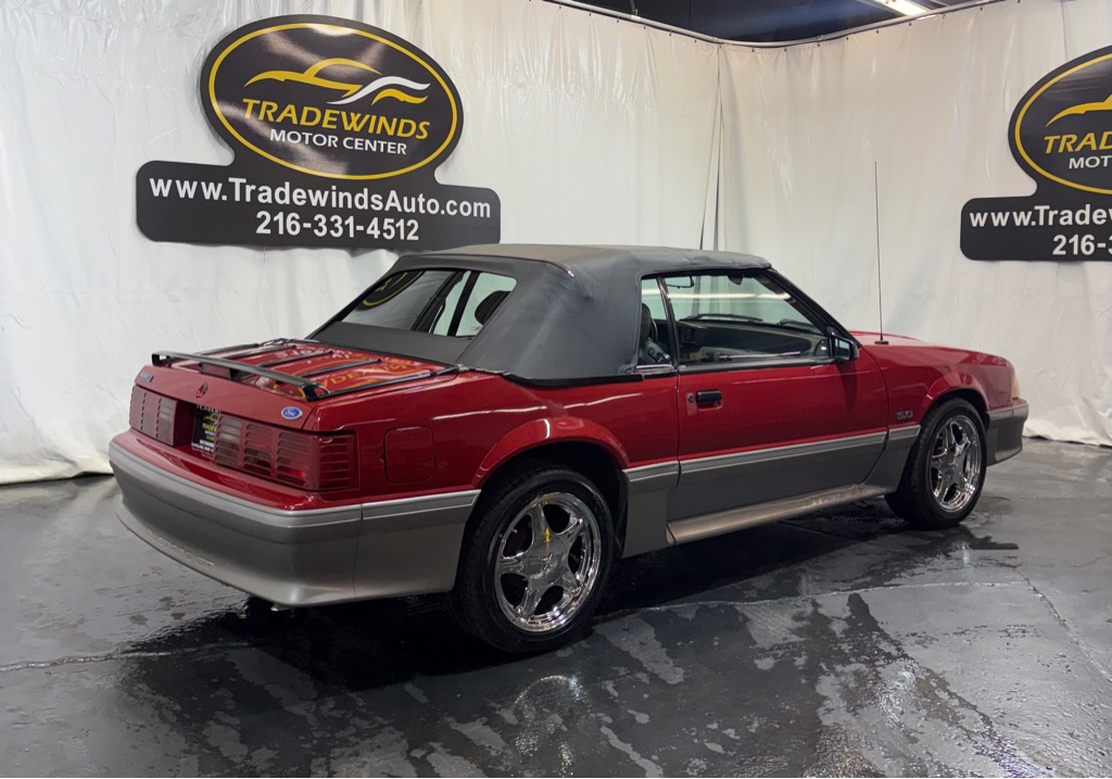 1987 Ford Mustang - Photo 6