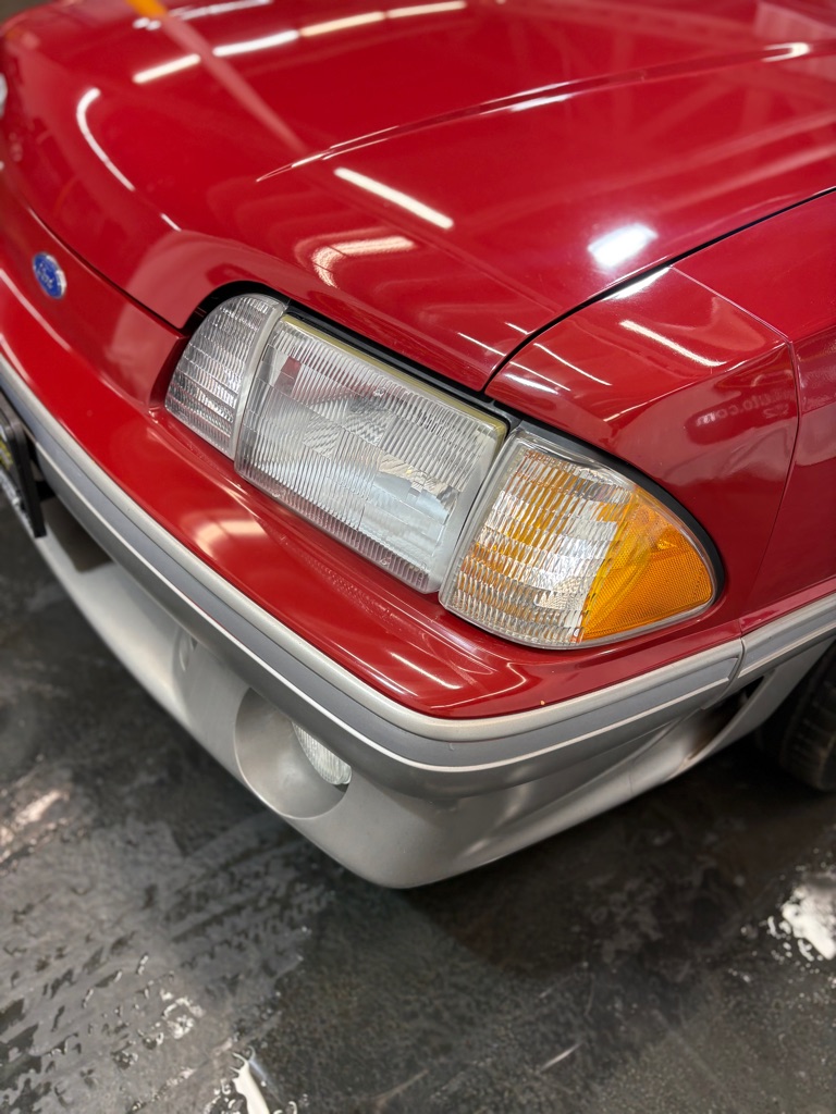 1987 Ford Mustang - Photo 9
