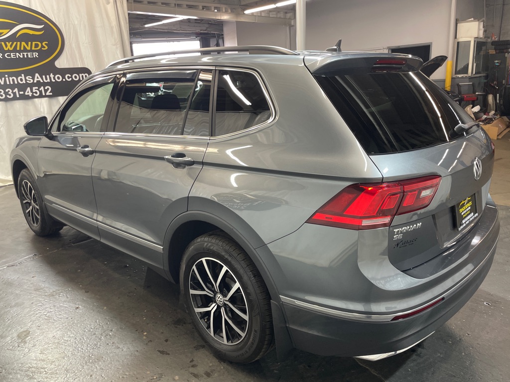 Photo 5 of 2021 Volkswagen Tiguan SE R-Line Black 4Motion
