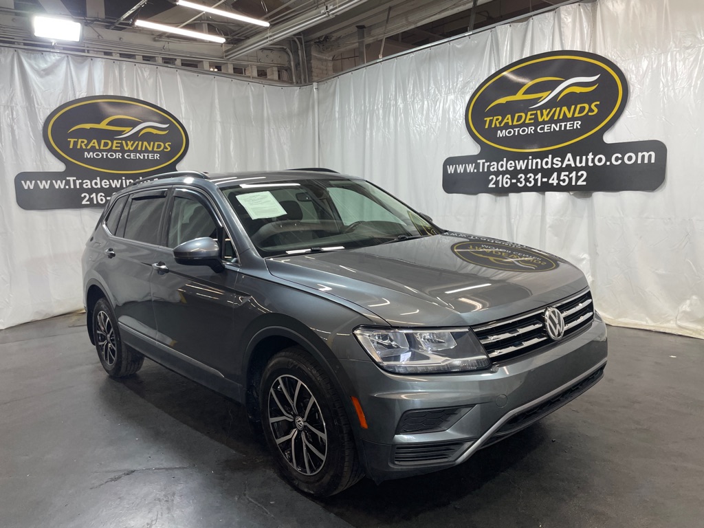 Photo 1 of 2021 Volkswagen Tiguan SE R-Line Black 4Motion