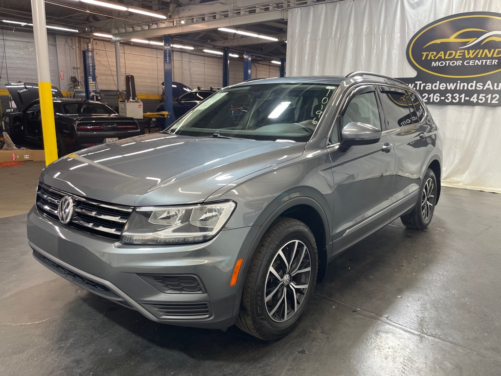 Photo 4 of 2021 Volkswagen Tiguan SE R-Line Black 4Motion