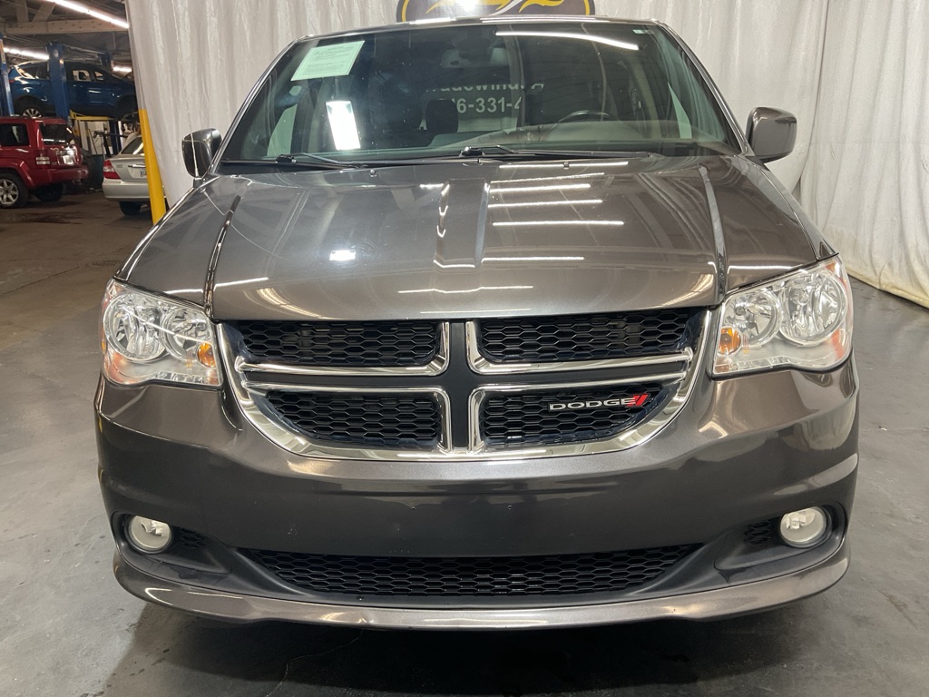 Photo 2 of 2019 Dodge Grand Caravan SXT