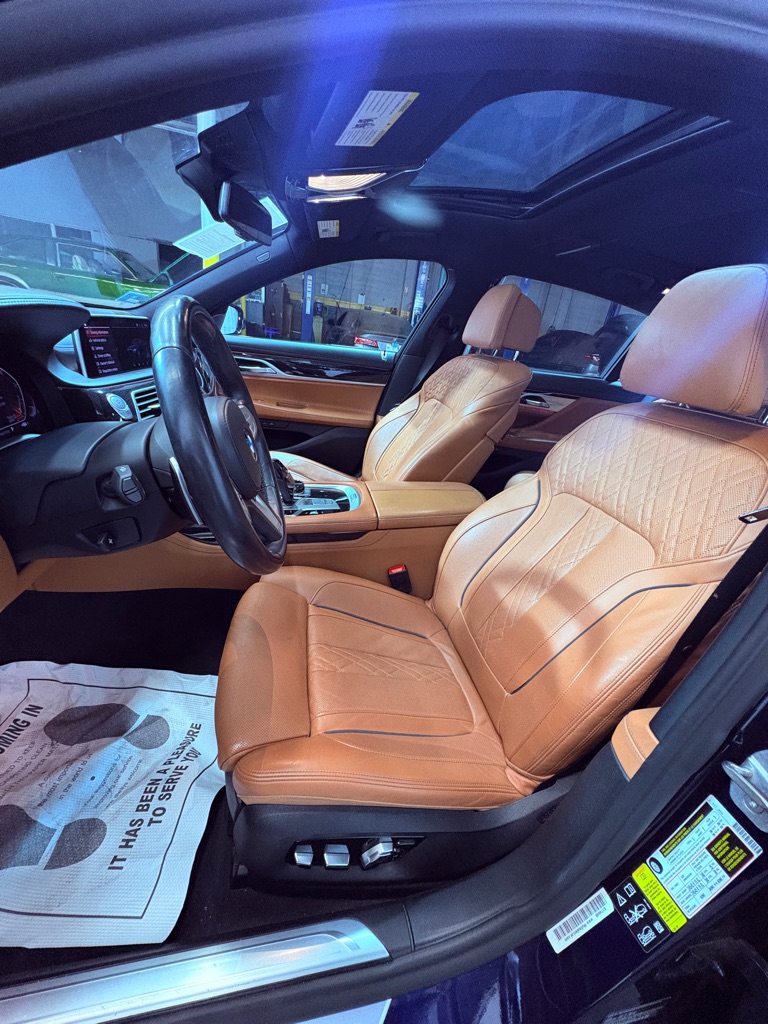2020 BMW 7 Series 750i - Photo 24