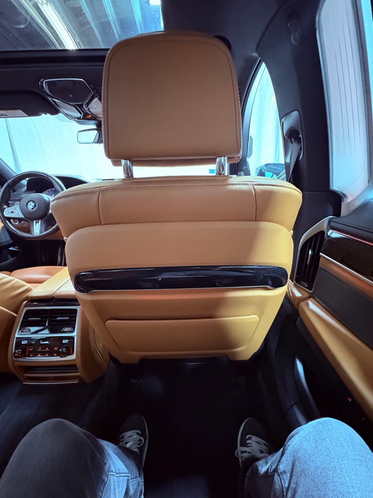 2020 BMW 7 Series 750i - Photo 36