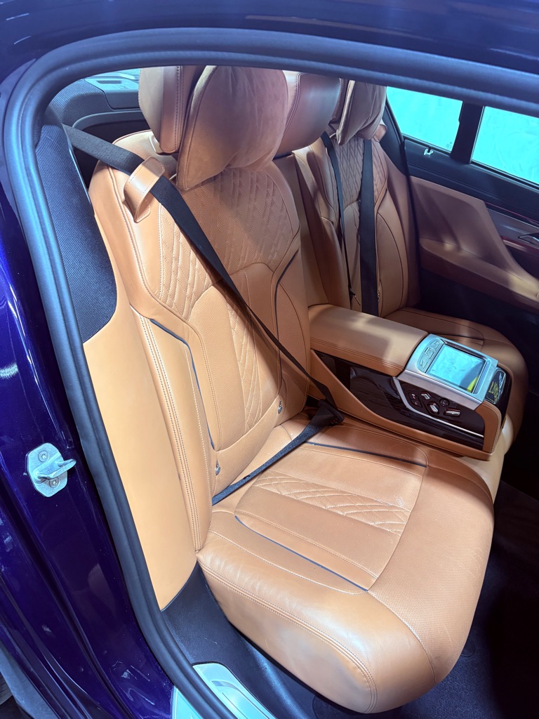 2020 BMW 7 Series 750i - Photo 32