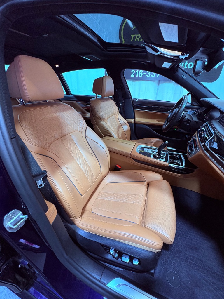 2020 BMW 7 Series 750i - Photo 30