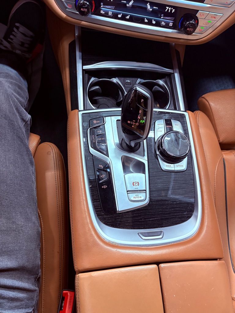 2020 BMW 7 Series 750i - Photo 21