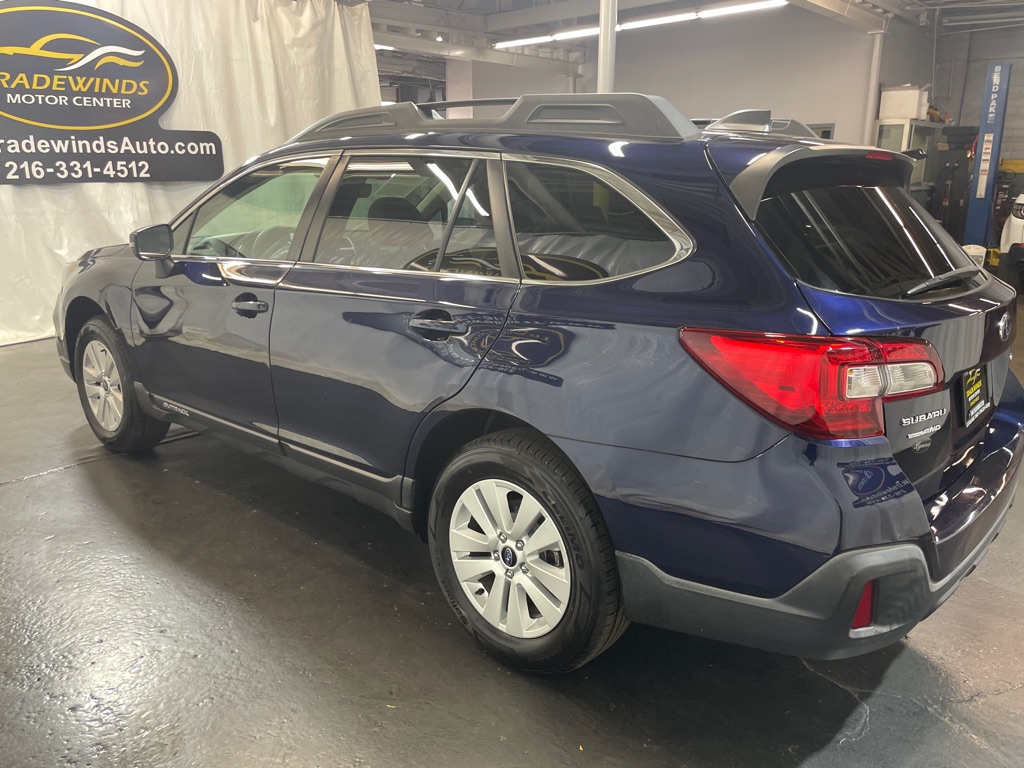 2018 Subaru Outback 2.5i Premium - Image 5
