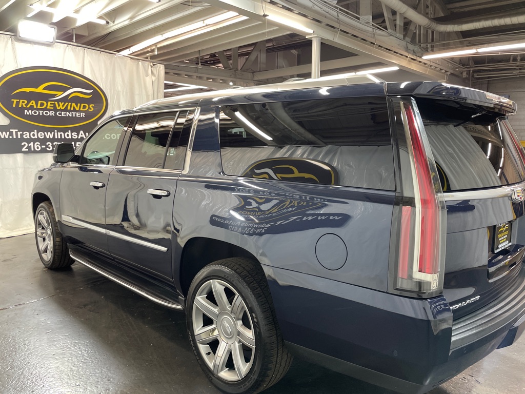Photo 4 of 2019 Cadillac Escalade ESV Luxury