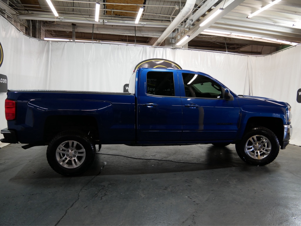 Photo 4 of 2017 Chevrolet Silverado 1500 LT