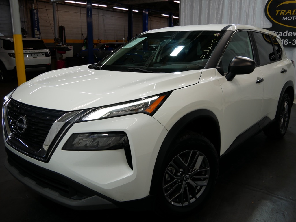 2023 Nissan Rogue S - Image 2
