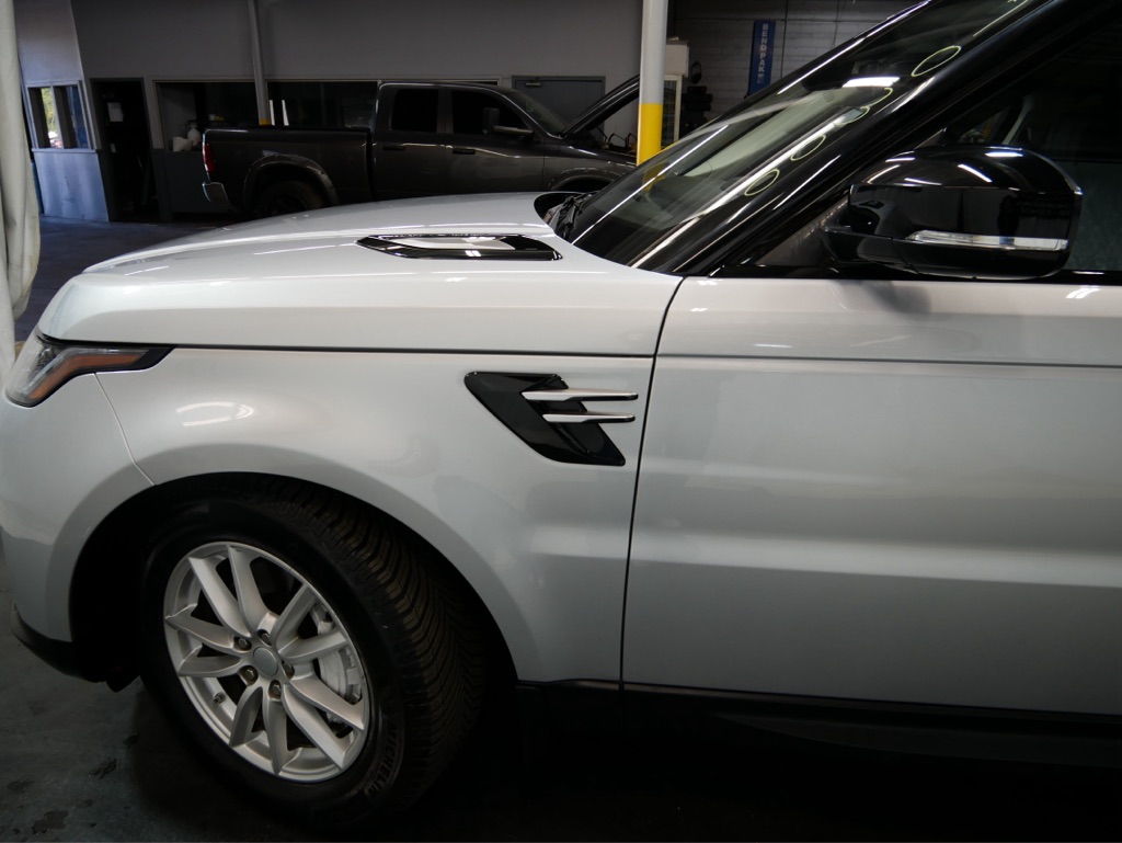 Photo 4 of 2020 Land Rover Range Rover Sport SE