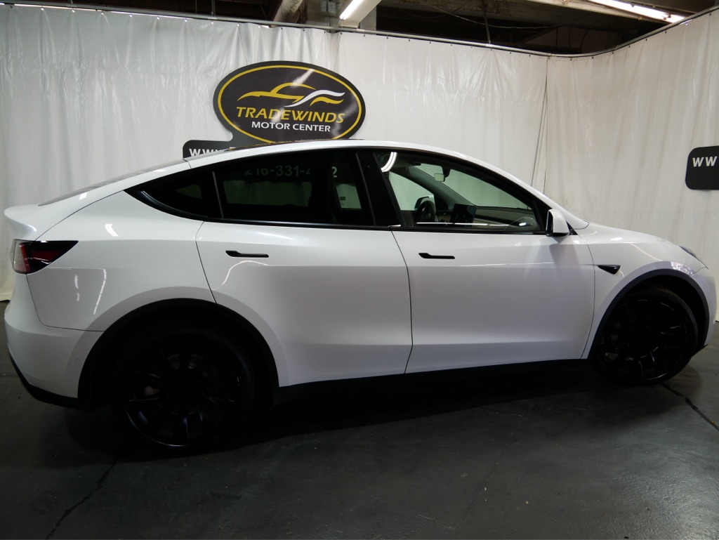 Photo 4 of 2021 Tesla Model Y Long Range